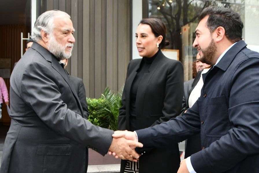 Asiste Salvador Santos Cedillo al banderazo de salida del Turitour de CDMX - Huamantla - Ixtenco